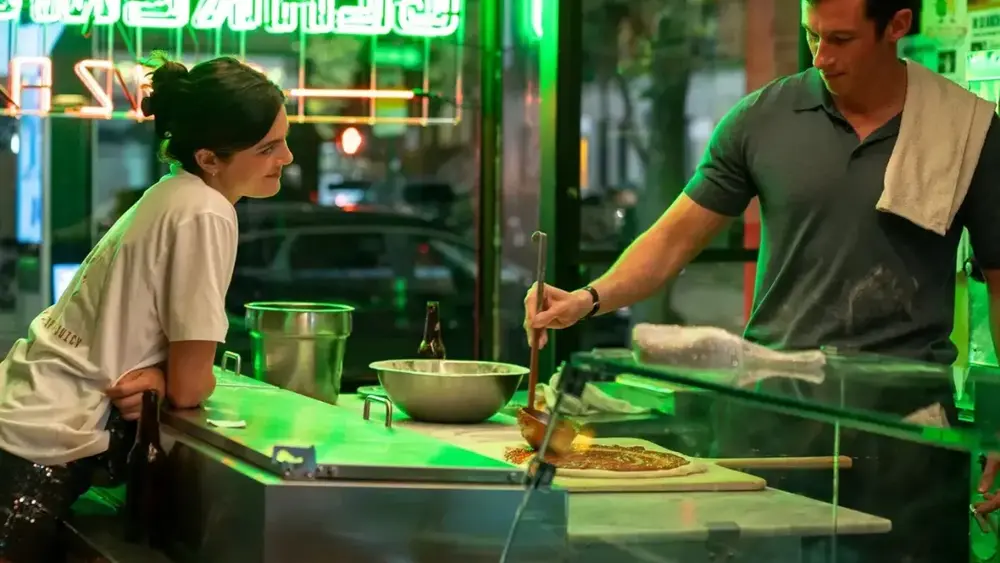 ‘Só por Uma Noite’: Novo trailer com Monica Barbaro e Callum Turner